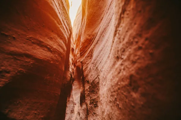 エスカランテ ユタ州のドライフォーク地域のPeek Boo — ストック写真