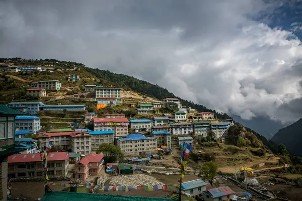 Namche Bazaar Sherpa Faluja Mount Everest Felé Vezető Ösvény Mentén — Stock Fotó