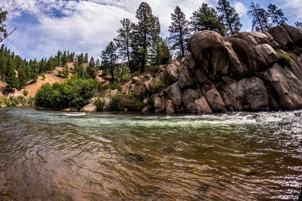 Krásná Krajina Horská Řeka Skály — Stock fotografie