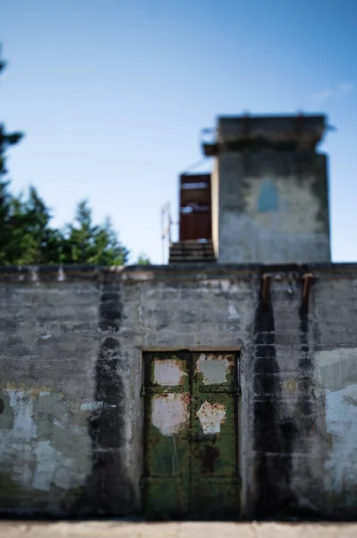Rusty Green Metal Bunker Door Fort Worden — Stock Photo, Image