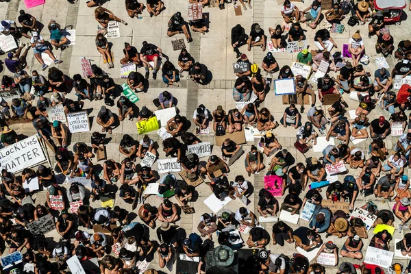 People Sitting Black Lives Matter Protest Hawaii State Capitol — Stock Photo, Image