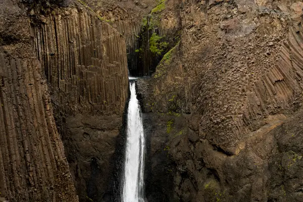 Litlanesfoss Cascata Colonne Basalto Regione Orientale Islanda — Foto Stock