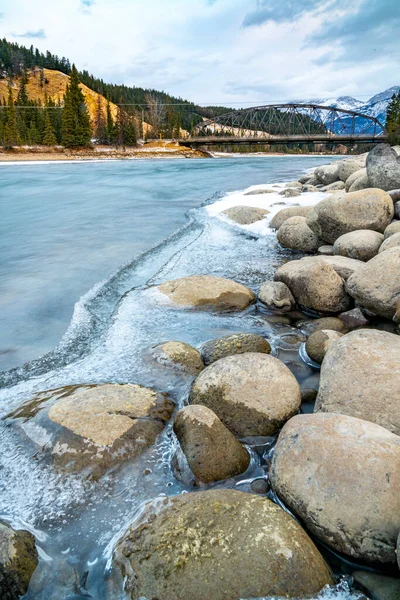 Mooie Rivier Stenen Natuur Achtergrond — Stockfoto