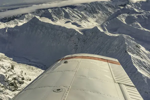 Vue Aérienne Depuis Avion Volant Dessus Des Montagnes Des Alpes — Photo
