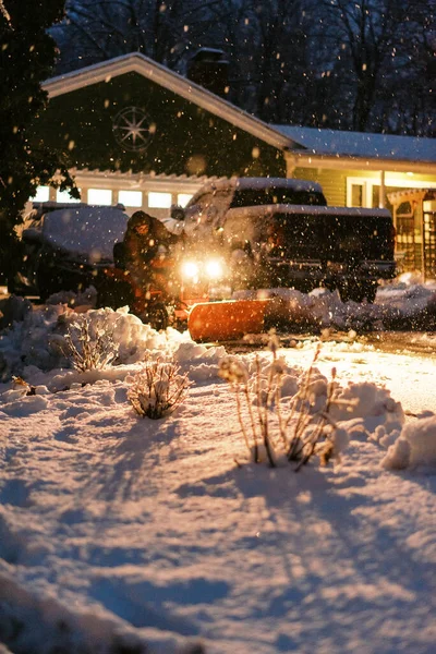 Millennial Mechanic Vintage Restored Tractor Plowing Snowy Driveway — Stock Photo, Image