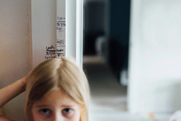 Measuring Girl Height Home Door Frame — Stock Photo, Image