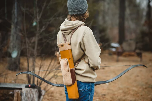 Teen Boy Vintage Quiver Holding Long Bow Wisconsin — Stock Photo, Image