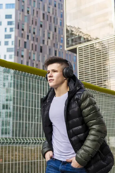 Young Guy Walking Hands Pocket Listening Music Headphones — Stock Photo, Image