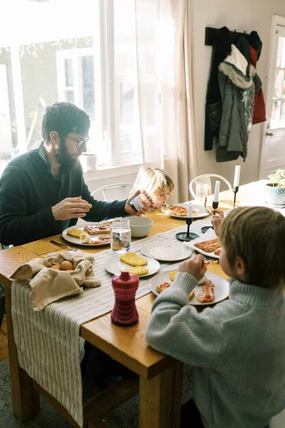 Family Having Breakfast Together Dining Table Home — Stock Photo, Image