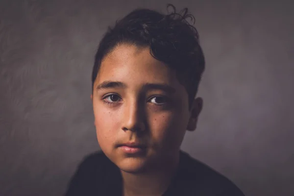 Πορτρέτο Ενός Νεαρού Χαριτωμένου Αγοριού — Φωτογραφία Αρχείου