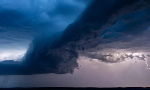 Nuvens Coloridas Como Tempestades Durante Nascer Sol — Fotografia de Stock