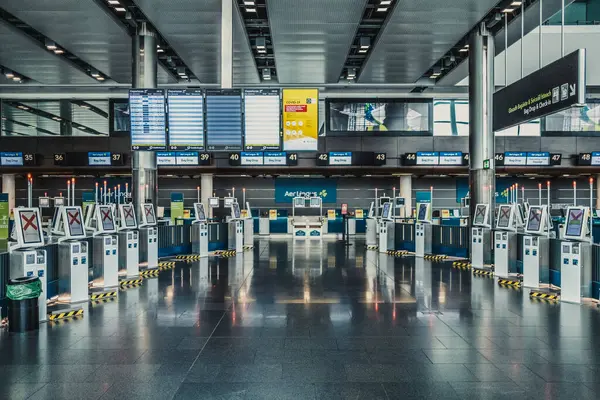 Empty Airport Ireland Due Covid — Stock Photo, Image