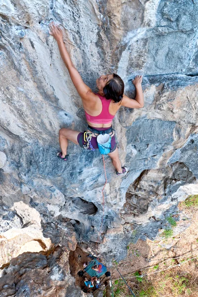 Escalador Pared Piedra Caliza Caballo Loco Contrafuerte Norte Tailandia —  Fotos de Stock