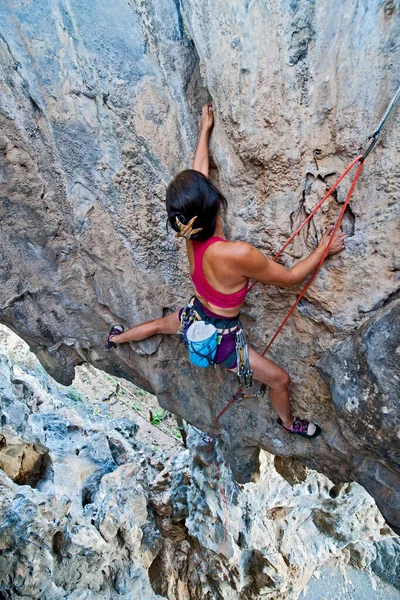 Alpinista Parede Calcário Contraforte Crazy Horse Norte Tailândia — Fotografia de Stock