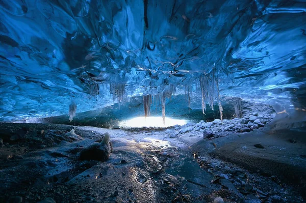 Fotograf Stående Jorden Inde Gletsjer Klimaspecifik Vatnajokull National Park Fantastiske - Stock-foto