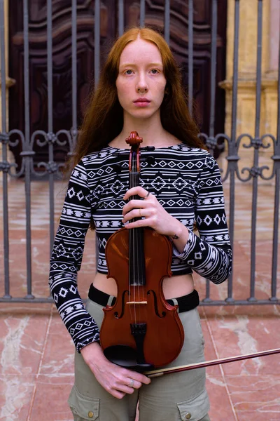 Portrait Jeune Violoniste Avec Son Violon — Photo