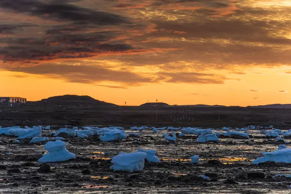 Vacker Utsikt Över Den Kanadensiska Arktiska Skärgården Med Vid Solnedgången — Stockfoto