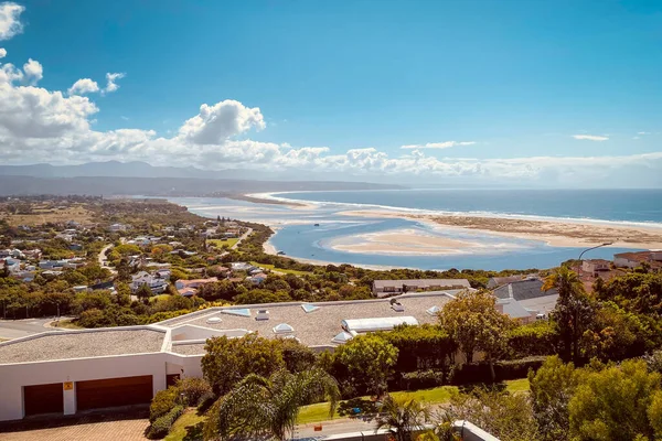Plettenberg Körfezi, Keurboomsrivier ve Hint Okyanusu üzerindeki panoramik manzara, Güney Afrika
