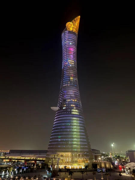 Doha Qatar Septembre 2019 Tour Flamme Illuminée Dans Complexe Sportif — Photo