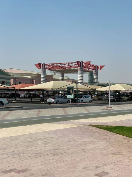 Doha Katar Oktober 2019 Eingang Villaggio Mall Und Sonnengeschützter Parkplatz — Stockfoto