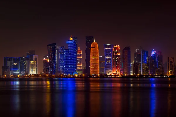 Coloful Illuminated Skyline Doha Night Qatar Middle East Dark Sky —  Fotos de Stock