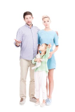 Bir şeyi işaret eden kız.