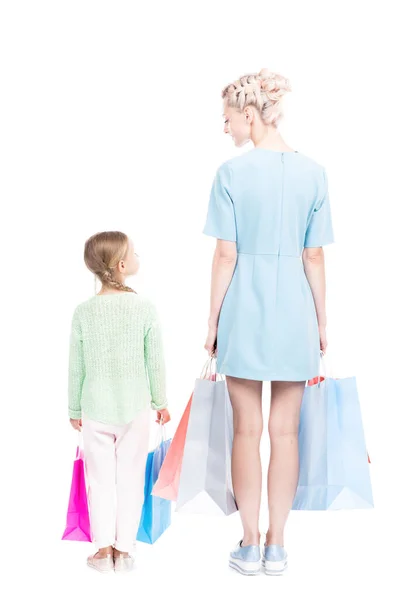 어머니와 자녀가 쇼핑을 하는 모습 — 스톡 사진