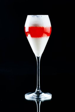 Aynada alkollü kokteyller