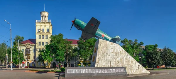 Zaporozhye ウクライナ07 2020 サポロジー ウクライナの戦士航空機への記念碑 晴れた夏の朝 — ストック写真