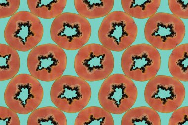 Papaya dilimlerinin kusursuz bileşimi süresiz olarak birleştirilebilir.