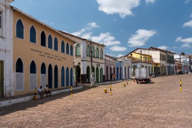 Küçük tarihi köydeki tipik koloni evleri için güzel bir manzara.