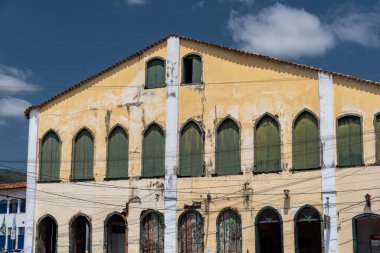 Küçük tarihi köydeki tipik koloni evleri için güzel bir manzara.