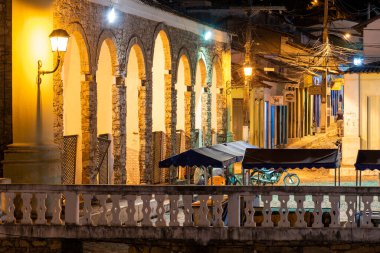 Küçük tarihi köydeki tipik koloni evleri için güzel bir manzara.