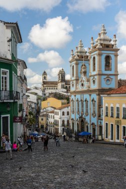 Pelourinho 'daki güzel tarihi koloni kilisesi ve binaları