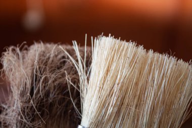 Temiz kahve öğütücüsü ve fotoğraf makinesi için fırçayı kapat