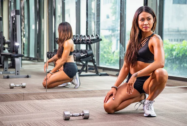 Young Woman Posing Gym Bangkok — Fotografia de Stock