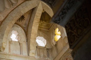 Paris, Fransa 'daki Kutsal Mezar Katedrali' nin İçi