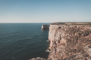 Deniz kıyısının güzel manzarası