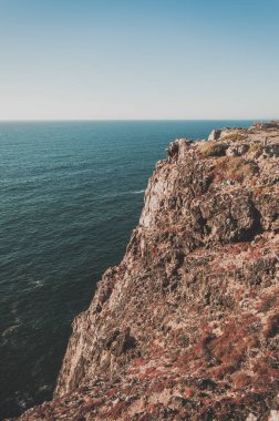 Deniz kıyısının güzel manzarası