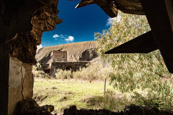 Antigua Casa Abandonada Ciudad —  Fotos de Stock