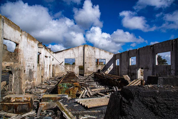 Abandoned Factory Lot Old Damaged Wooden Roof — Stock Photo, Image