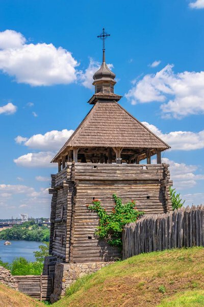Запорожье, Украина 07.20.2020. Укрепление Сторожевой башни в Национальном заповеднике Хортица в Запорожье, Украина, в солнечный летний день