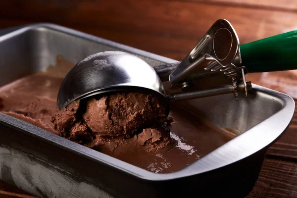 Chocolate Ice Cream Whipped Powder Wooden Table — Foto Stock