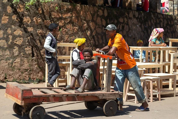 Editorial Manufacture Furniture Sale Market Madagascar — Stock Photo, Image