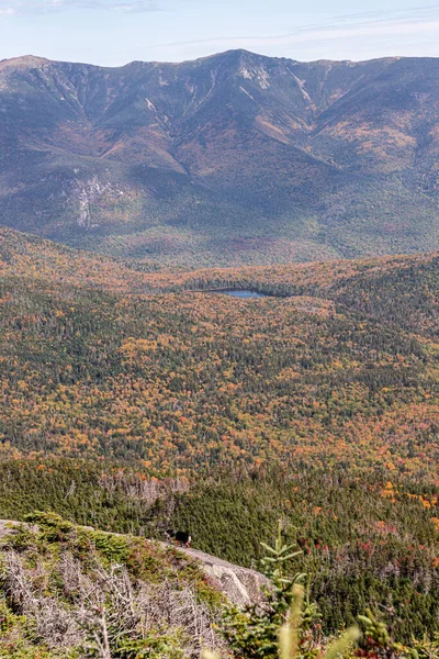 Berglandschap Met Bergen Blauwe Lucht — Stockfoto