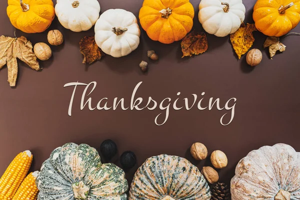 Gelukkige Thanksgiving Dag Met Pompoen Noten Tafel — Stockfoto