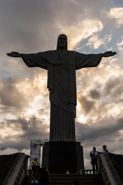 Hermosa Vista Cristo Redentor Estatua Bajo Las Nubes Del Atardecer —  Fotos de Stock