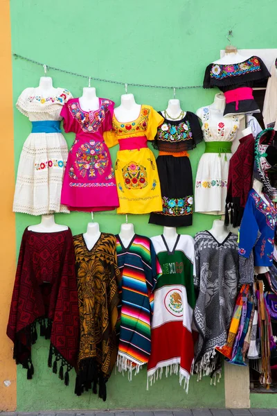 Παραδοσιακά Ουκρανικά Λαϊκά Ρούχα — Φωτογραφία Αρχείου