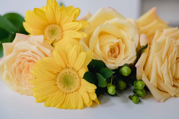 Beautiful Bouquet White Roses Light Background — Stock Photo, Image