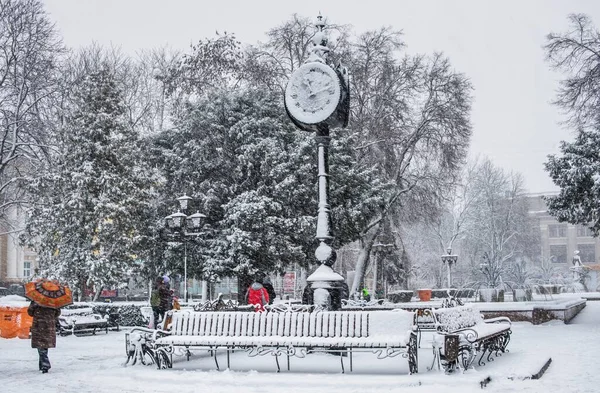 Ternopil Ukraine 2020 乌克兰Ternopol的三方时钟 在一个寒冷的冬日早晨 — 图库照片
